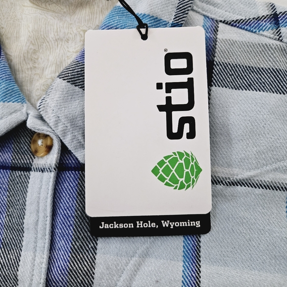 STIO | Hutkeeper Misty Cloud Plaid flannel pocket button up shirt - Picture 4 of 12